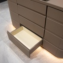 ARMARIO ISLA PARA VESTIDOR CON ALMACENAMIENTO ESQUINERO – MOD. JKA3271